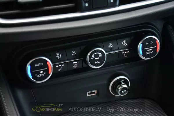 Alfa Romeo Stelvio 2,2 D 16V 210k Veloce AT8-Q4 - foto 32
