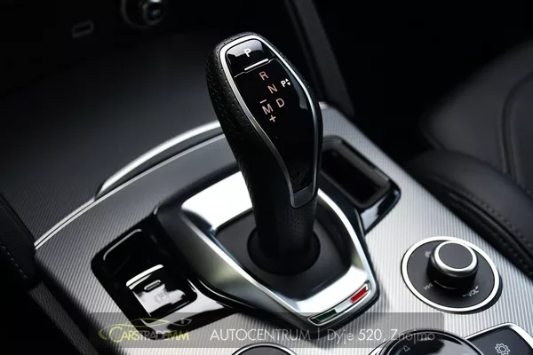 Alfa Romeo Stelvio 2,2 D 16V 210k Veloce AT8-Q4 - foto 33