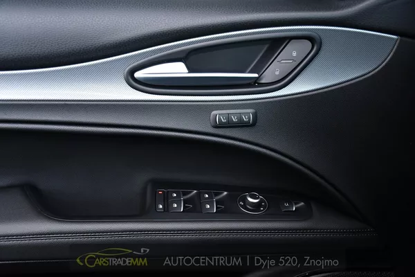 Alfa Romeo Stelvio 2,2 D 16V 210k Veloce AT8-Q4 - foto 45