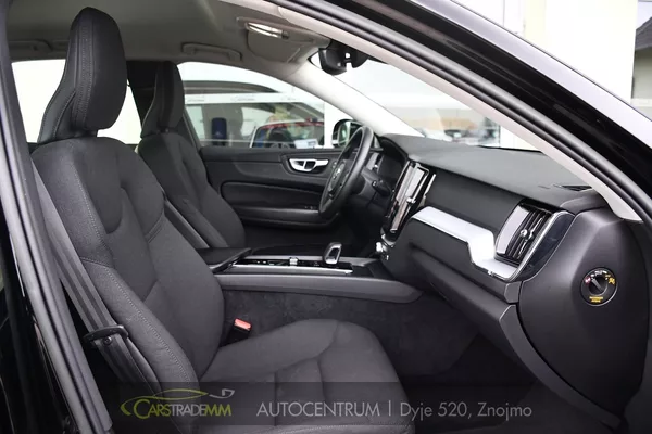 Volvo XC60 B4 AWD - foto 16