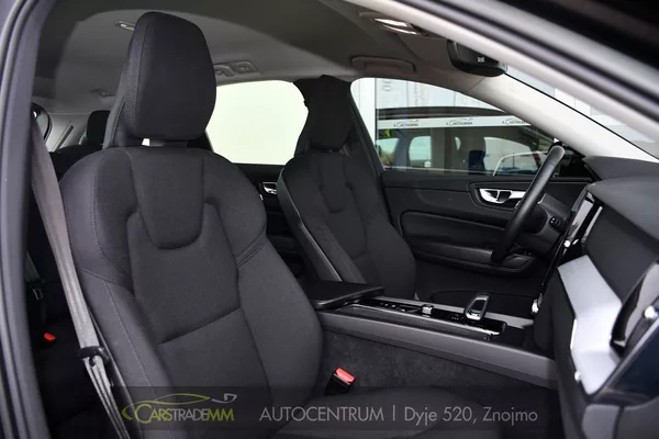 Volvo XC60 B4 AWD - foto 17