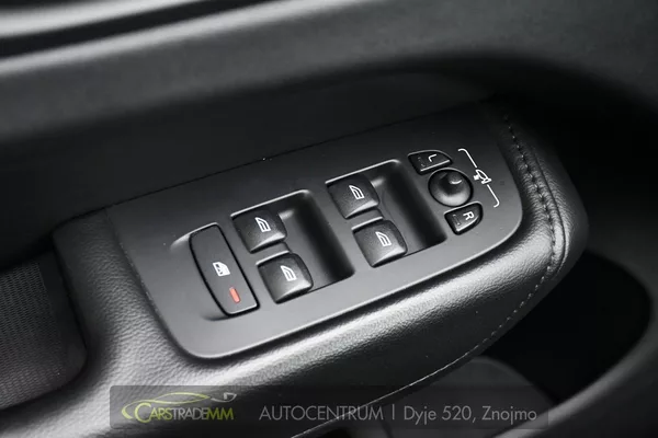 Volvo XC60 B4 AWD - foto 23