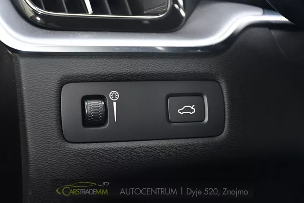 Volvo XC60 B4 AWD - foto 24