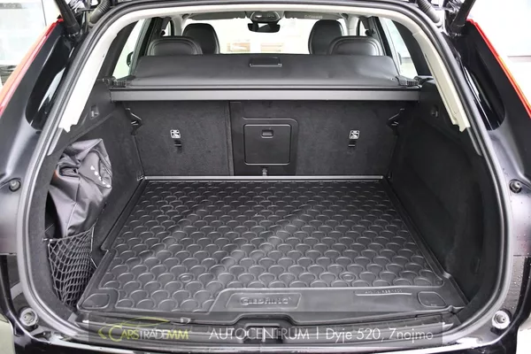 Volvo XC60 B4 AWD - foto 37
