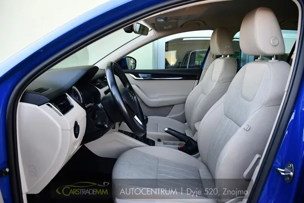 Škoda Octavia 1,6TDi STYLE - foto 10