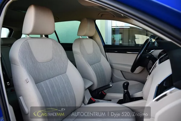 Škoda Octavia 1,6TDi STYLE - foto 16