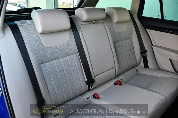 Škoda Octavia 1,6TDi STYLE - foto 19