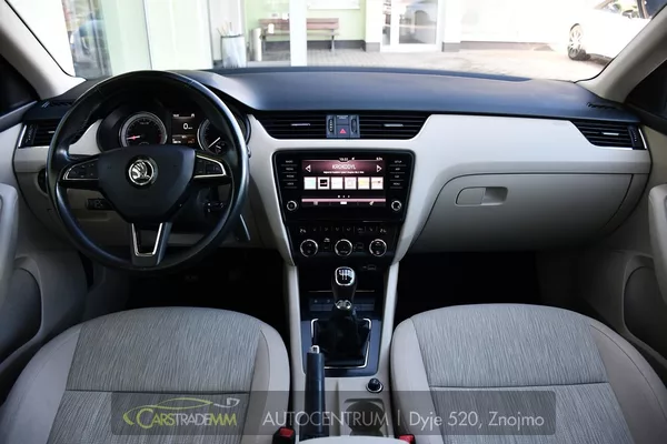 Škoda Octavia 1,6TDi STYLE - foto 20