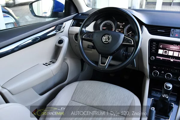 Škoda Octavia 1,6TDi STYLE - foto 21