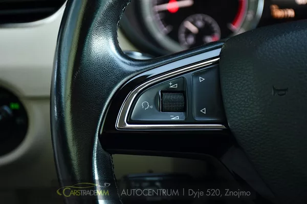 Škoda Octavia 1,6TDi STYLE - foto 25