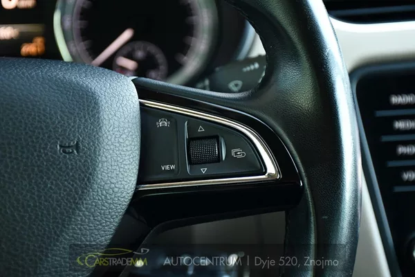 Škoda Octavia 1,6TDi STYLE - foto 26