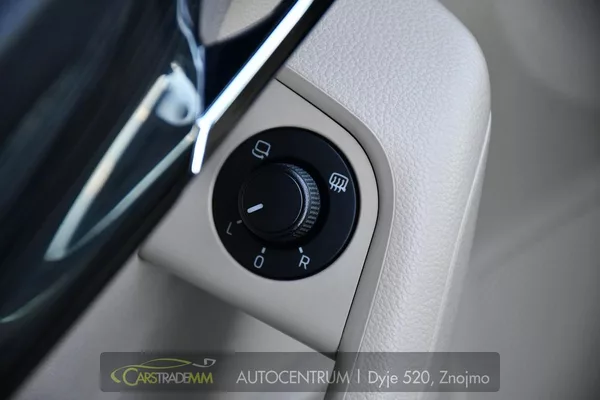 Škoda Octavia 1,6TDi STYLE - foto 28
