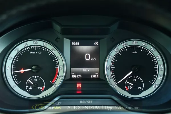 Škoda Octavia 1,6TDi STYLE - foto 32