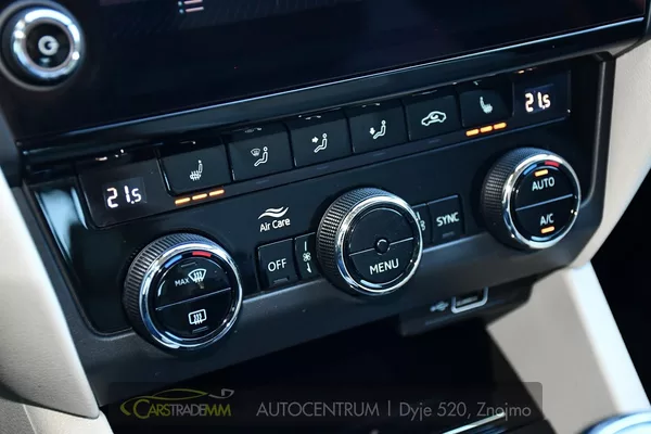 Škoda Octavia 1,6TDi STYLE - foto 34