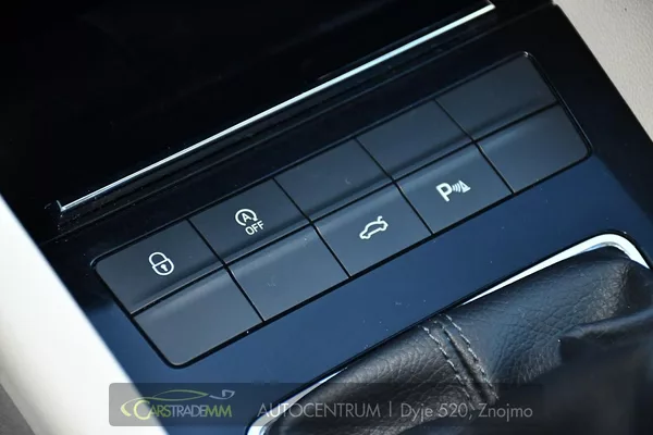 Škoda Octavia 1,6TDi STYLE - foto 35