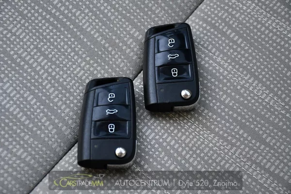 Škoda Octavia 1,6TDi STYLE - foto 37