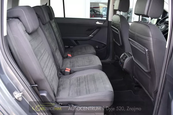Volkswagen Touran 2.0TDi DSG TAŽNÉ 2xKOLA - foto 20