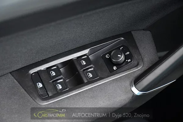 Volkswagen Touran 2.0TDi DSG TAŽNÉ 2xKOLA - foto 27