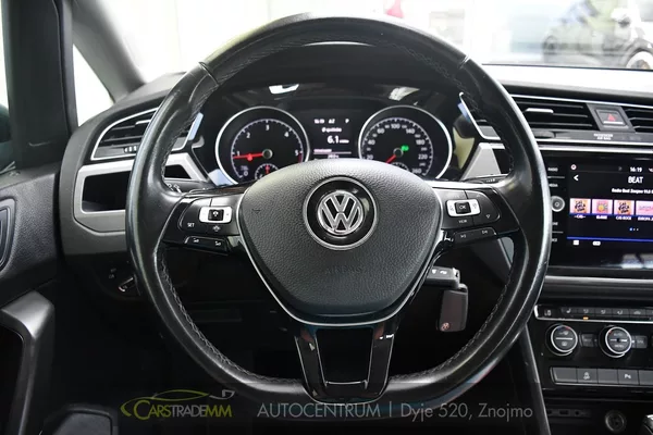 Volkswagen Touran 2.0TDi DSG TAŽNÉ 2xKOLA - foto 29