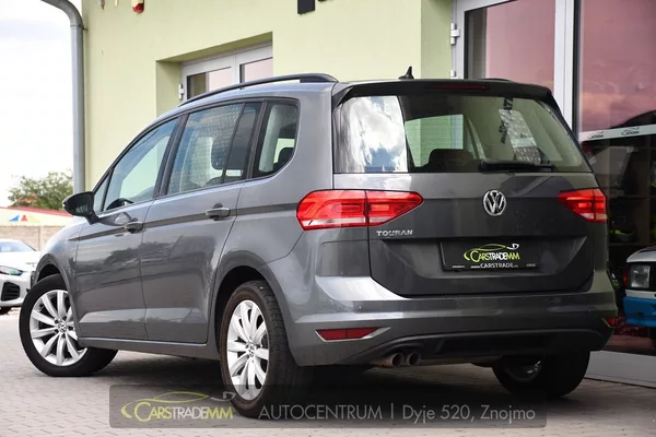 Volkswagen Touran 2.0TDi DSG TAŽNÉ 2xKOLA - foto 4
