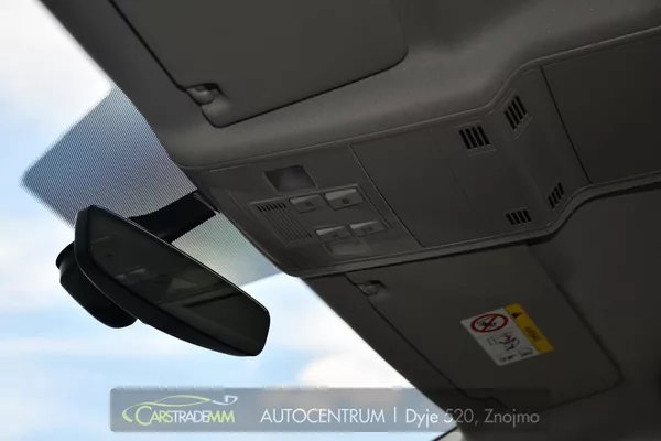 Volkswagen Touran 2.0TDi DSG TAŽNÉ 2xKOLA - foto 44