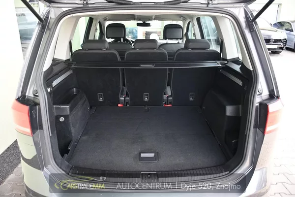 Volkswagen Touran 2.0TDi DSG TAŽNÉ 2xKOLA - foto 45