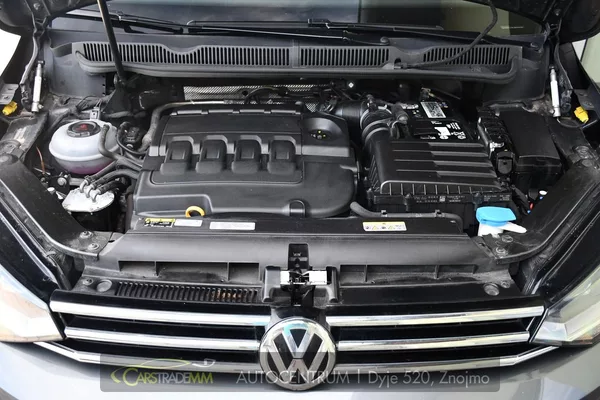 Volkswagen Touran 2.0TDi DSG TAŽNÉ 2xKOLA - foto 49