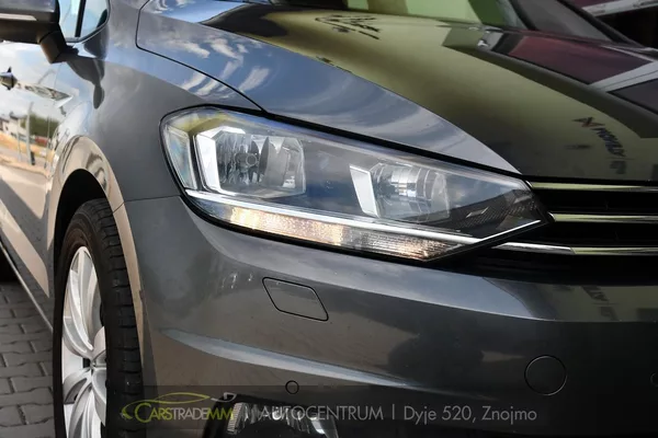 Volkswagen Touran 2.0TDi DSG TAŽNÉ 2xKOLA - foto 51