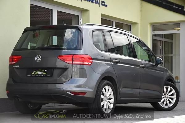 Volkswagen Touran 2.0TDi DSG TAŽNÉ 2xKOLA - foto 6