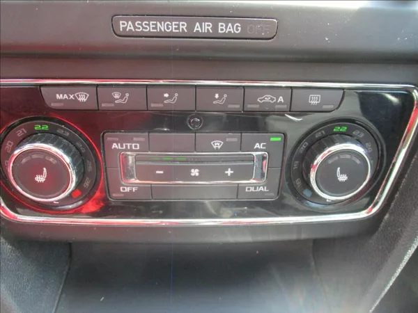 Škoda Superb 2,0 TDi, Eleg.aut,klim s.kn,CZ - foto 19
