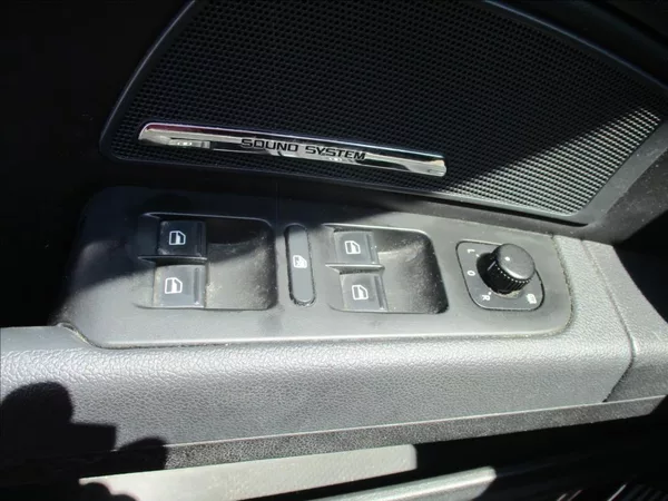 Škoda Superb 2,0 TDi, Eleg.aut,klim s.kn,CZ - foto 24
