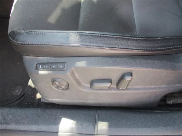 Škoda Superb 2,0 TDi, Eleg.aut,klim s.kn,CZ - foto 25