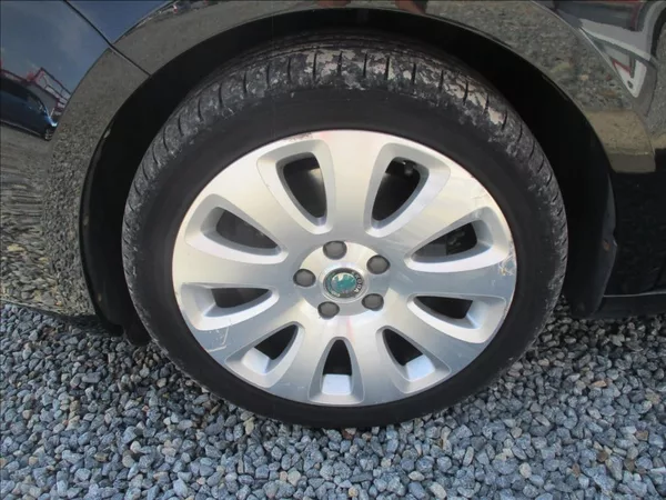 Škoda Superb 2,0 TDi, Eleg.aut,klim s.kn,CZ - foto 28