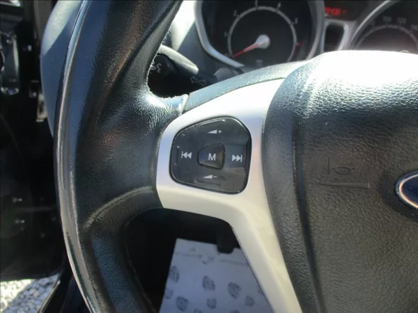 Ford Fiesta 1,2 i, aut.klima, serv.kniha, - foto 18
