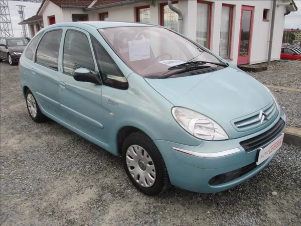 Citroën Xsara Picasso 1,6 i, klima, servis, tažné,
