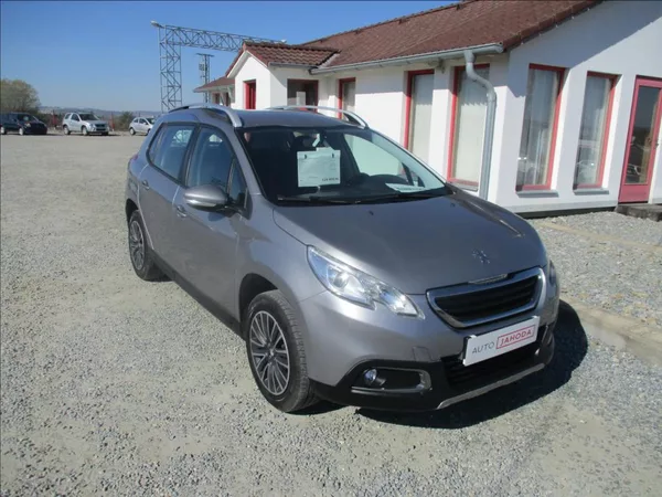Peugeot 2008 1,2 i, klima,serv.kniha,tažné,