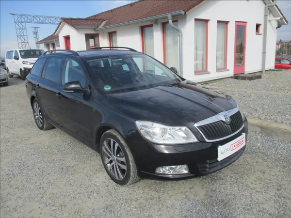 Škoda Octavia 1,4 TSI, ,serviska,tažné,1.maj