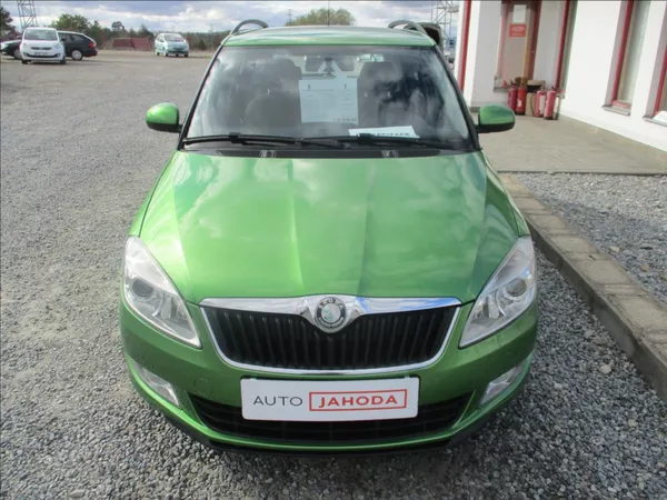 Škoda Fabia 1,2 TSI, klima, servis, tažné, - foto 2