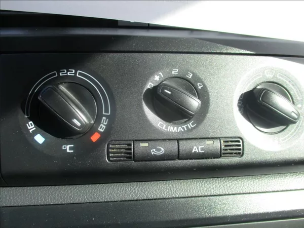 Škoda Fabia 1,2 TSI, klima, servis, tažné, - foto 21
