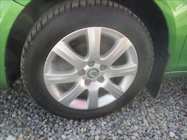Škoda Fabia 1,2 TSI, klima, servis, tažné, - foto 26
