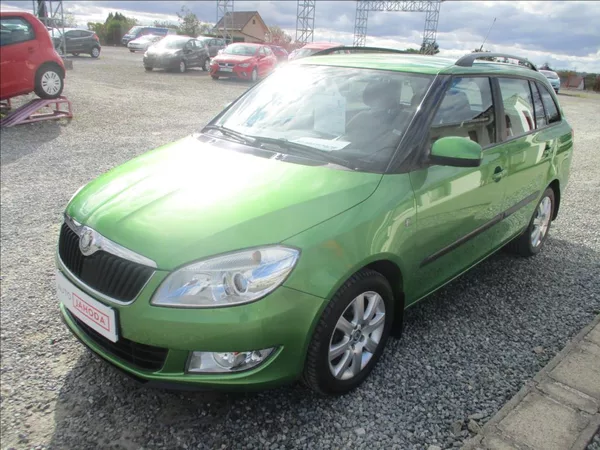 Škoda Fabia 1,2 TSI, klima, servis, tažné, - foto 3