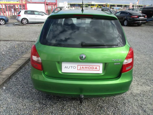 Škoda Fabia 1,2 TSI, klima, servis, tažné, - foto 6