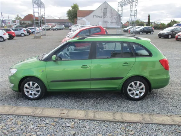 Škoda Fabia 1,2 TSI, klima, servis, tažné, - foto 8