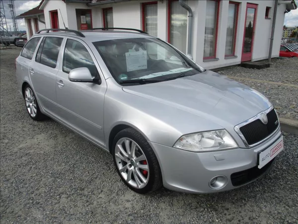 Škoda Octavia 2,0 TDI RS, aut.klima,tažné,