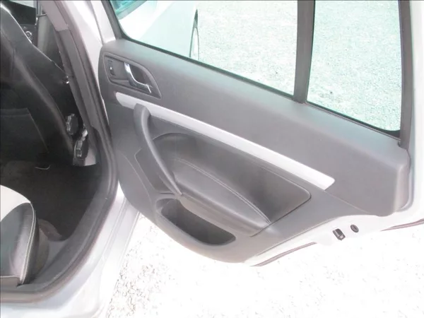 Škoda Octavia 2,0 TDI RS, aut.klima,tažné, - foto 12
