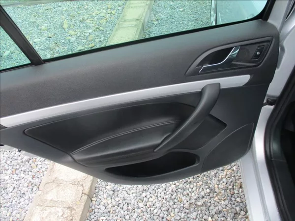 Škoda Octavia 2,0 TDI RS, aut.klima,tažné, - foto 16
