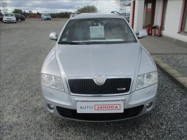 Škoda Octavia 2,0 TDI RS, aut.klima,tažné, - foto 2