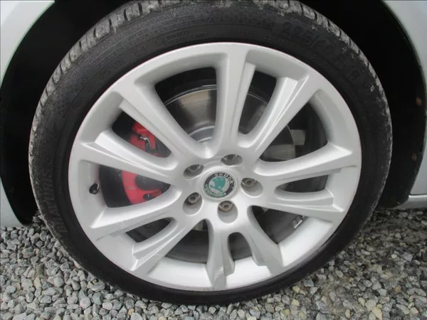 Škoda Octavia 2,0 TDI RS, aut.klima,tažné, - foto 35