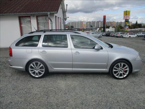 Škoda Octavia 2,0 TDI RS, aut.klima,tažné, - foto 4