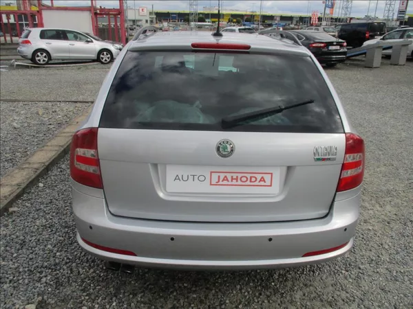 Škoda Octavia 2,0 TDI RS, aut.klima,tažné, - foto 6